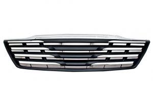 Решетка радиатора черная с хромированными молдингами для Toyota Fortuner 2011-2015
